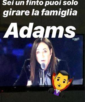 X Factor, Cacciatore attacca Agnelli: "Pagliaccio, vai a girare la famiglia Addams"