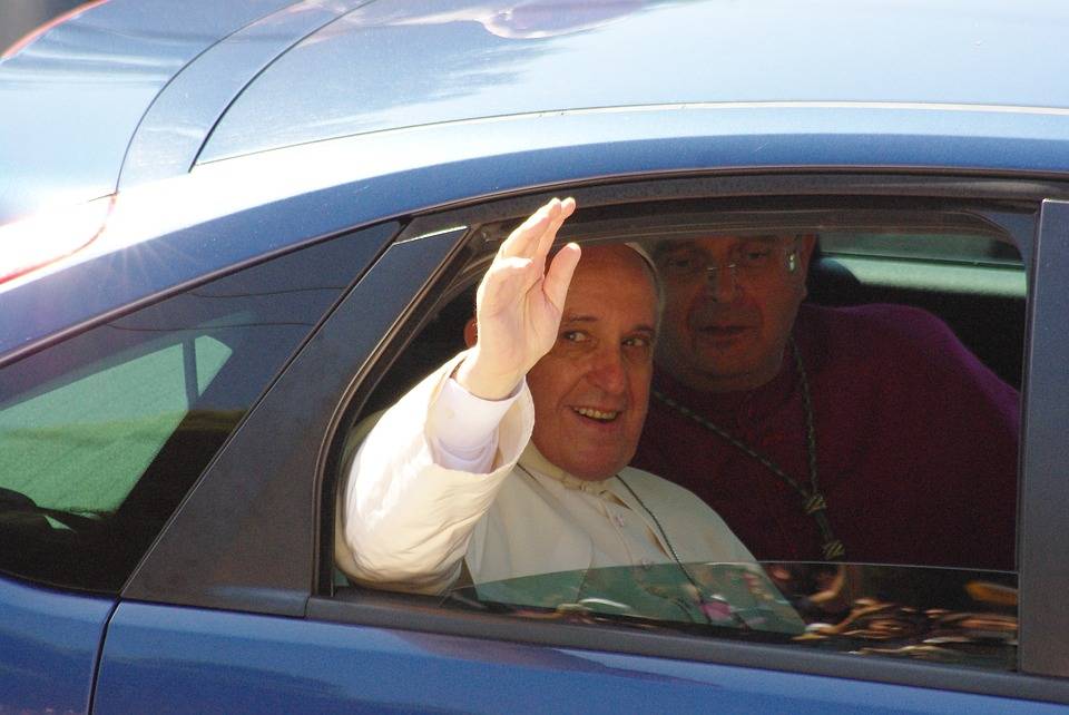Papa Francesco fa la storia: andrà negli Emirati Arabi Uniti