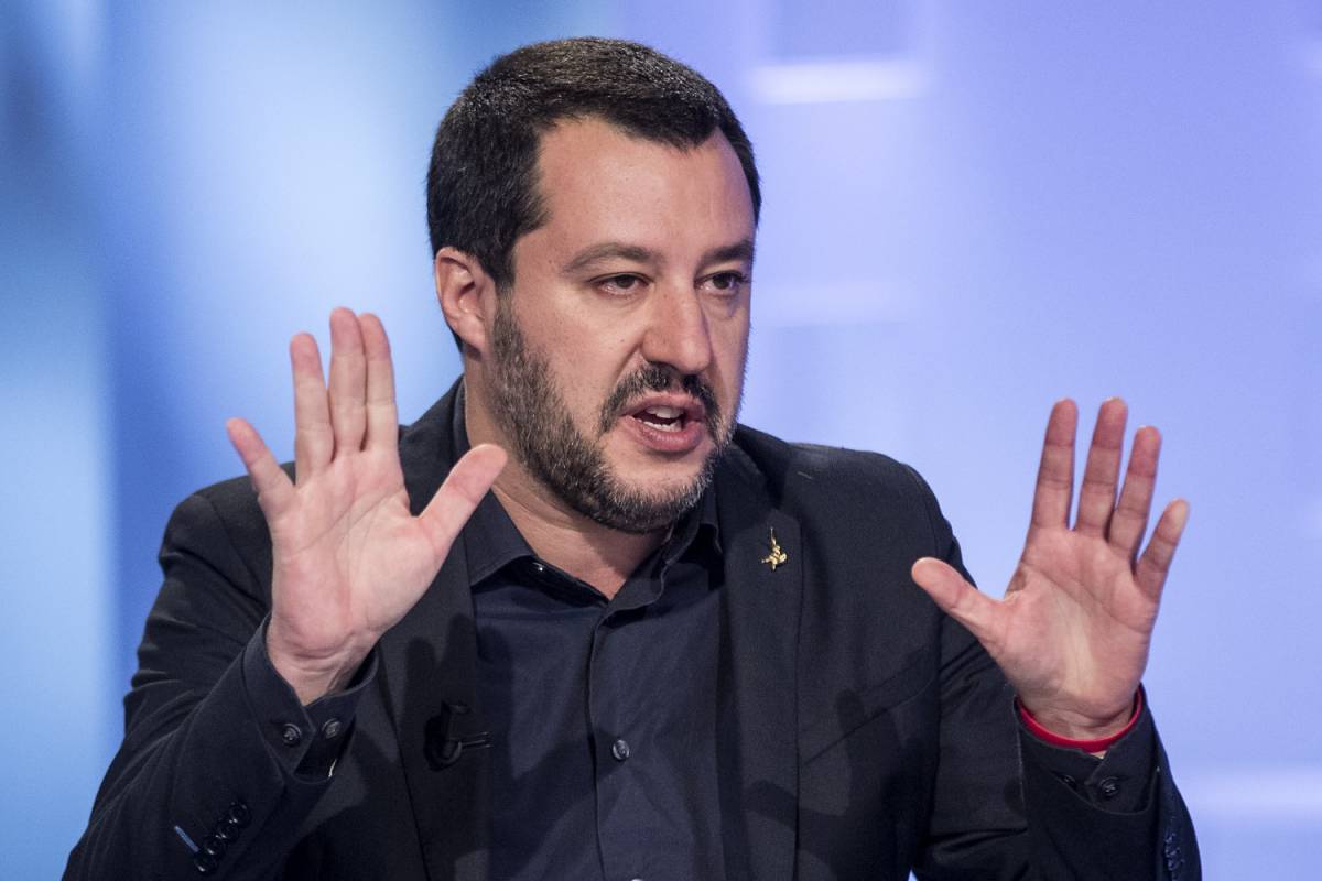 Salvini smonta Spataro: "Mi è arrivato un sms. Il tweet un'ora e mezzo dopo i fatti"