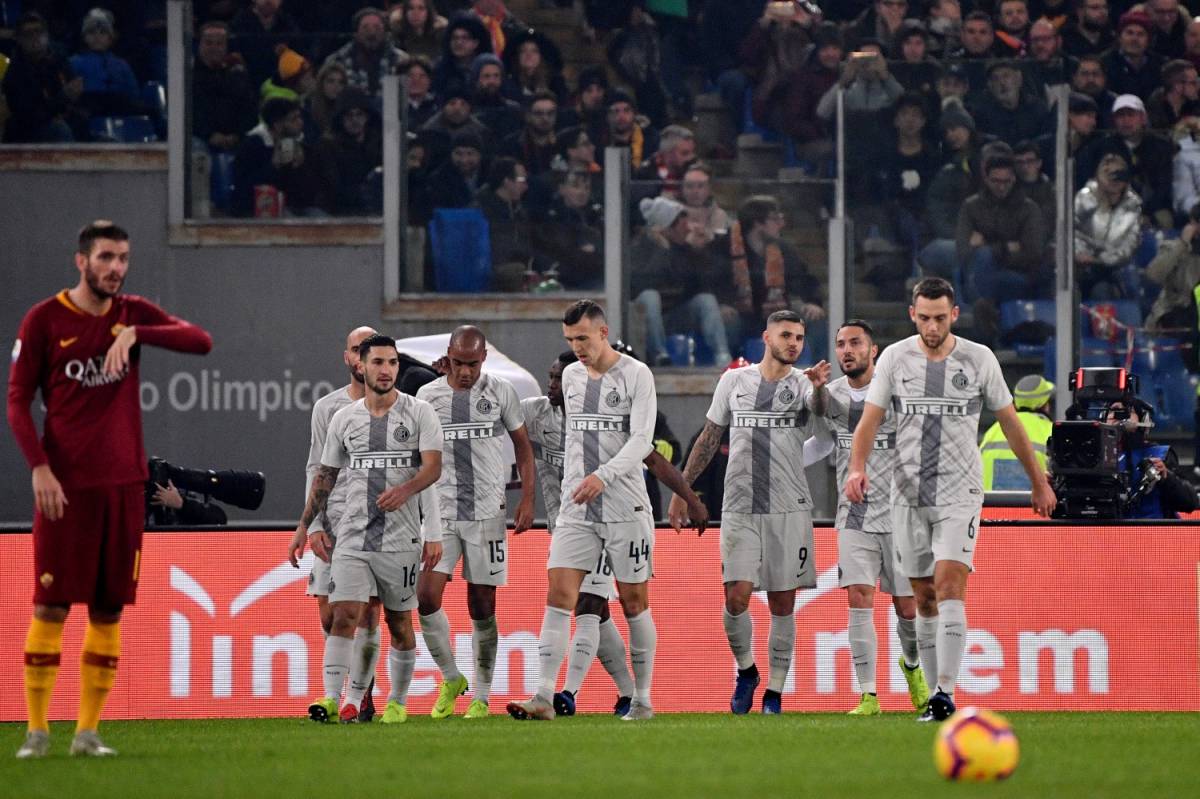 Roma e Inter gol e spettacolo all'Olimpico: i giallorossi riprendono 2-2 i nerazzurri