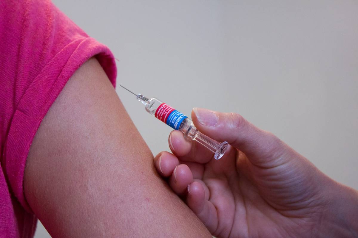 Influenza, mezzo milione di italiani a letto: vaccini in ritardo