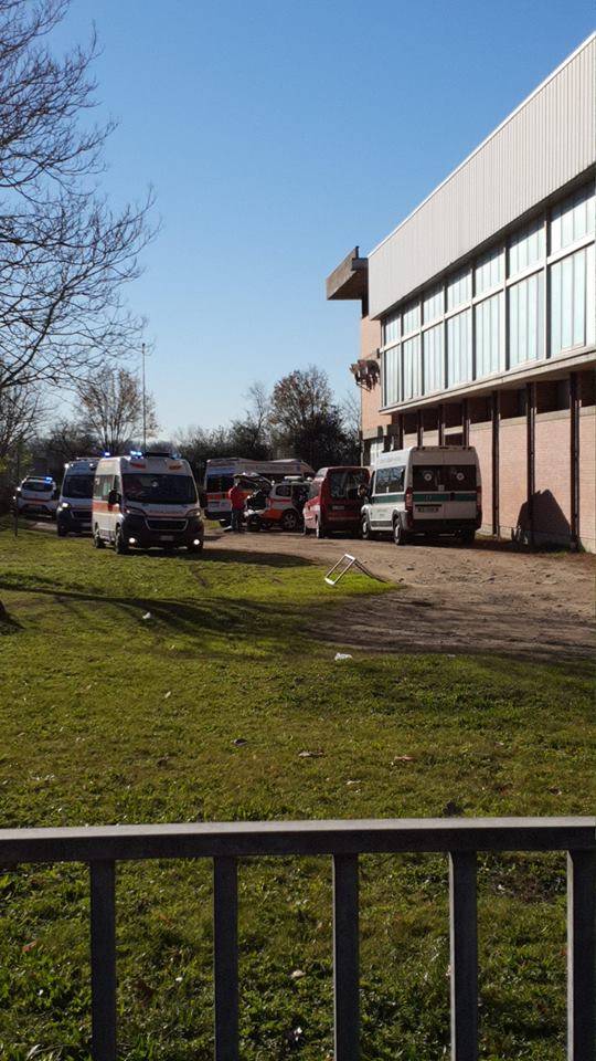 Pavia, spray urticante a scuola: soccorsi 30 ragazzi