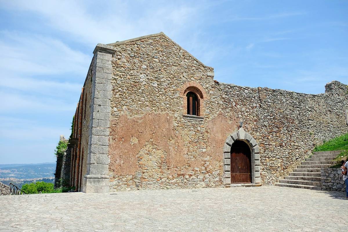 Sicilia, monastero dell'anno mille pignorato per 3800 euro
