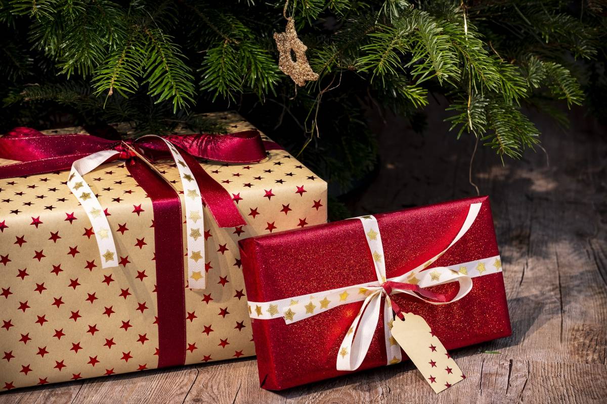 Regali di Natale: tutti i trucchi per risparmiare