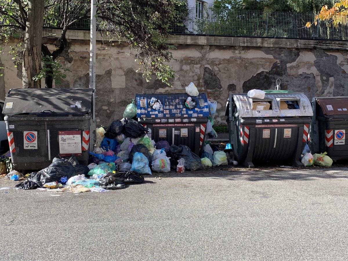 Roma, Ama: "A dicembre il 30% di rifiuti in più"