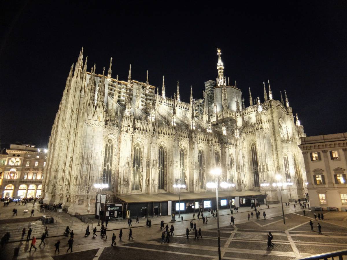 Vestito di luce per il Duomo: led e magia per la cattedrale