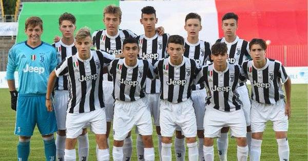 Cori anti Napoli, squalificati 25 giocatori della Juventus Under 15