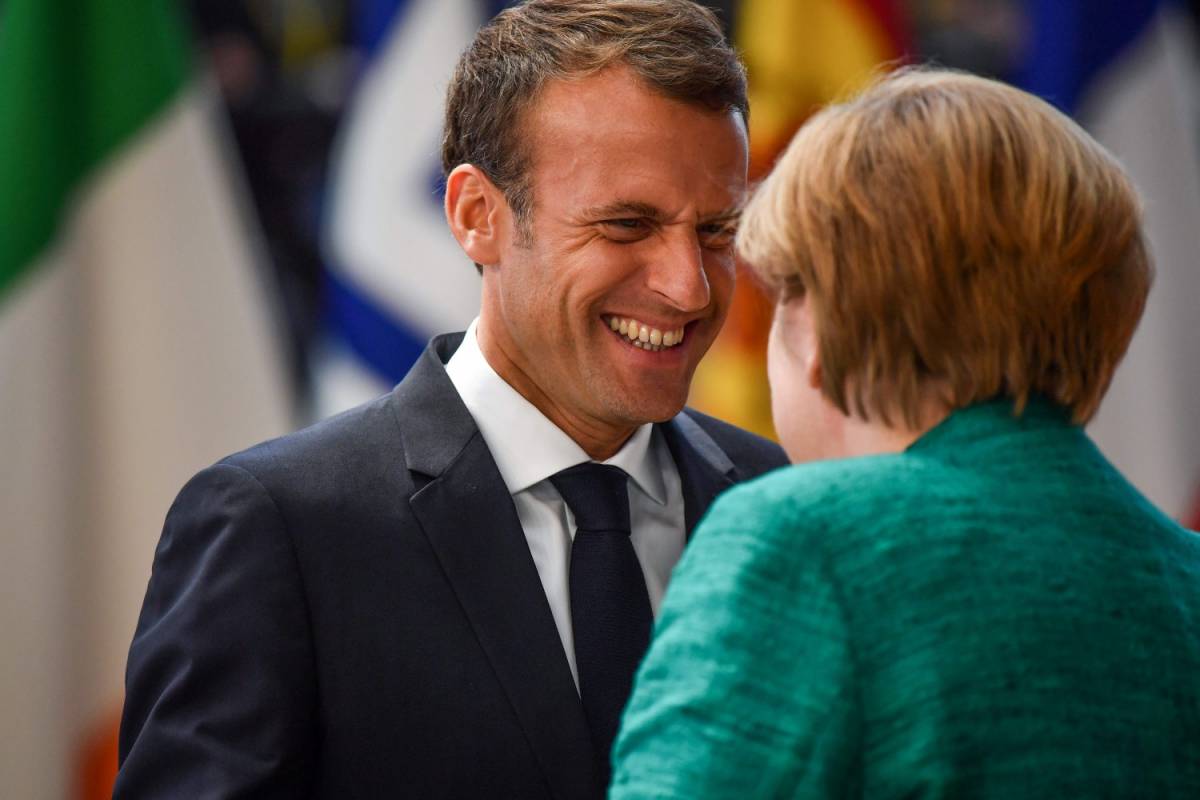 Nuovo asse Macron-Merkel: scaricato il resto dell'Europa