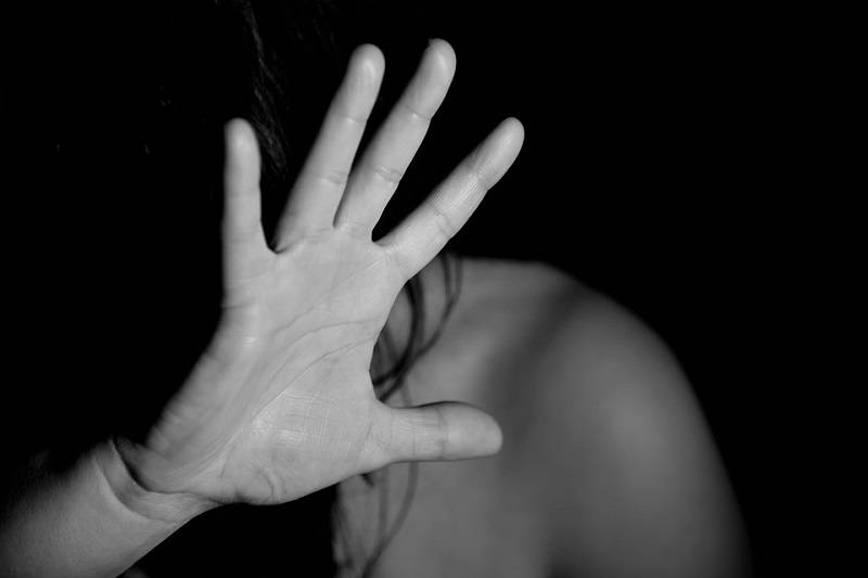 Filippina di 12 anni denuncia il cognato di violenza sessuale