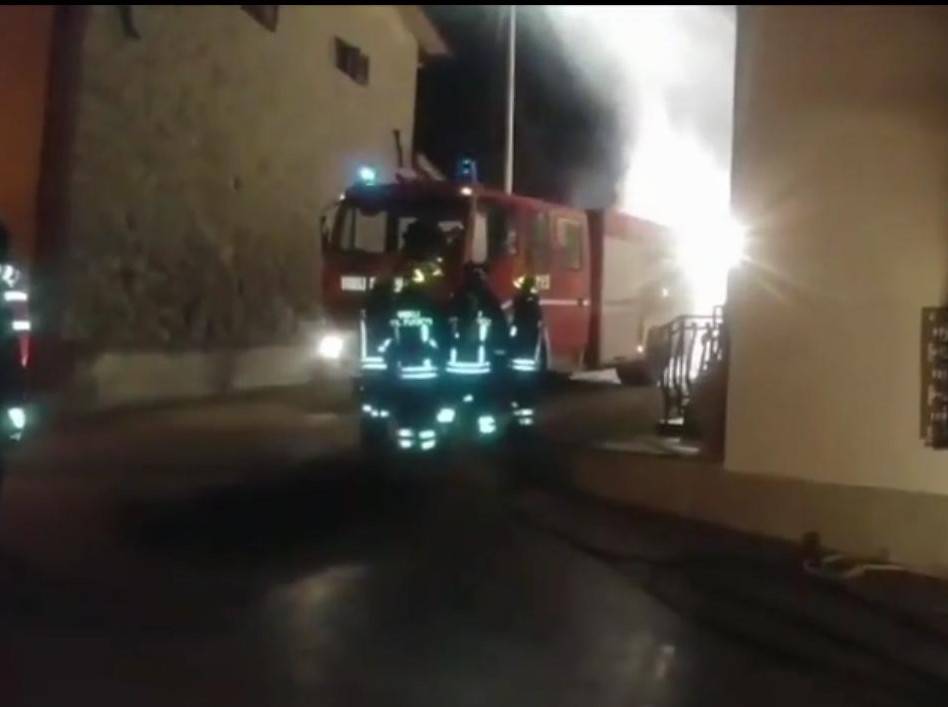 Arezzo, appartamento prende fuoco: muore una coppia di anziani