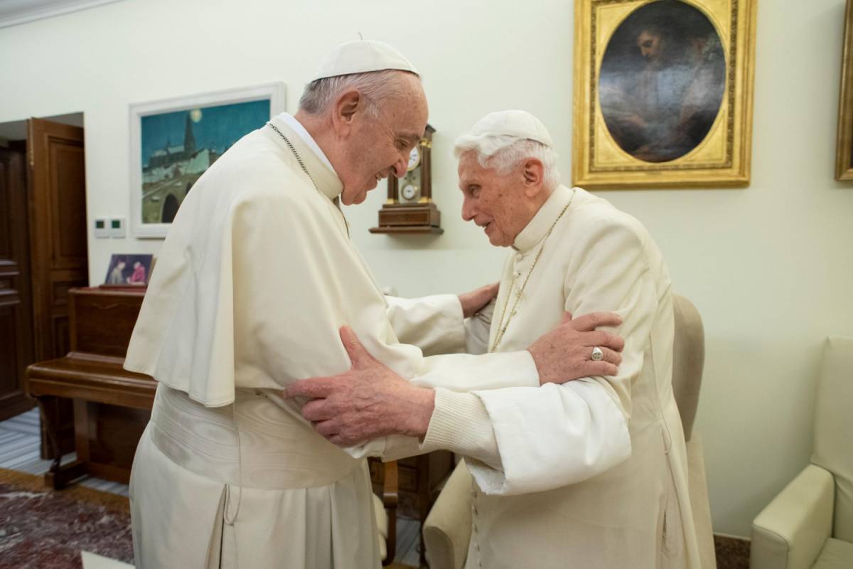 Il Papa da Ratzinger per gli auguri di Natale