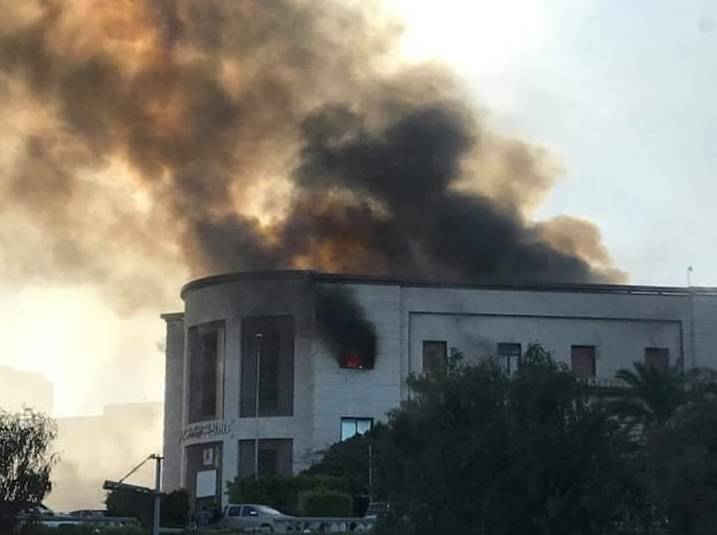 Libia, attentato a Tripoli: kamikaze contro il ministero degli Esteri