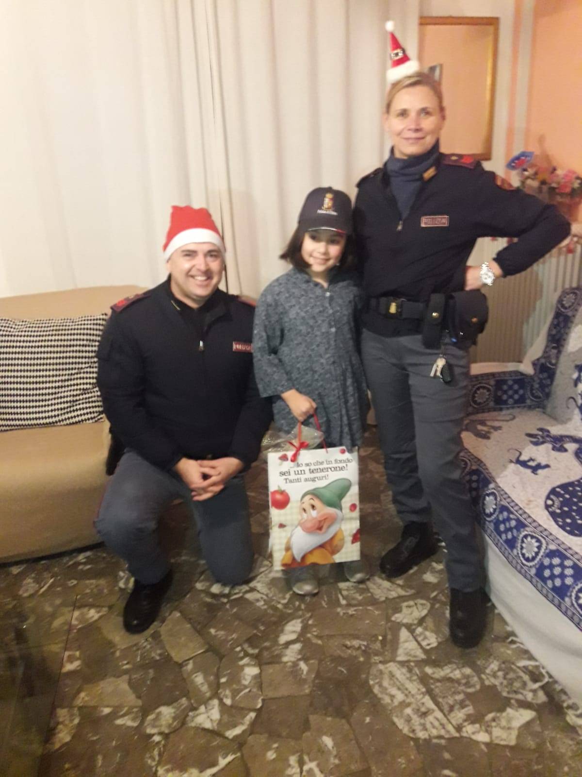 Vicenza, derubata a 8 anni viene "risarcita" dalla polizia