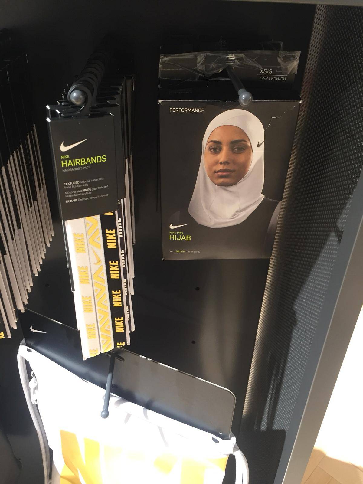 In centro a Milano ora la Nike vende gli hijab sportivi