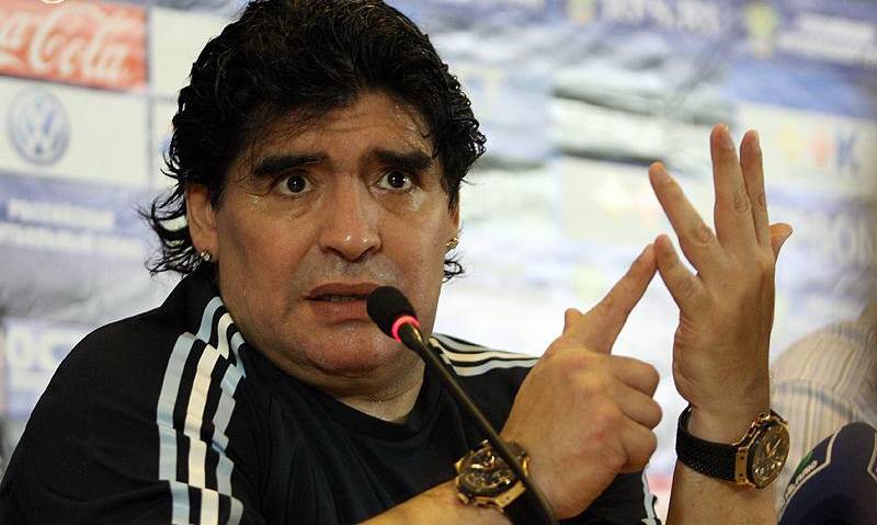 Maradona tranquillizza i tifosi: “Sto bene, non è successo nulla di grave”