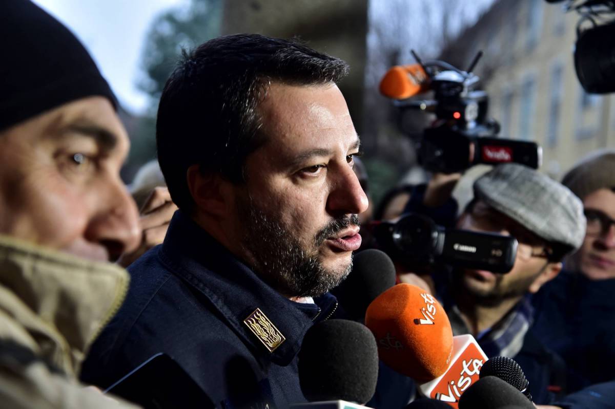 "Rispondo solo agli italiani" Da Salvini bordata ai vescovi