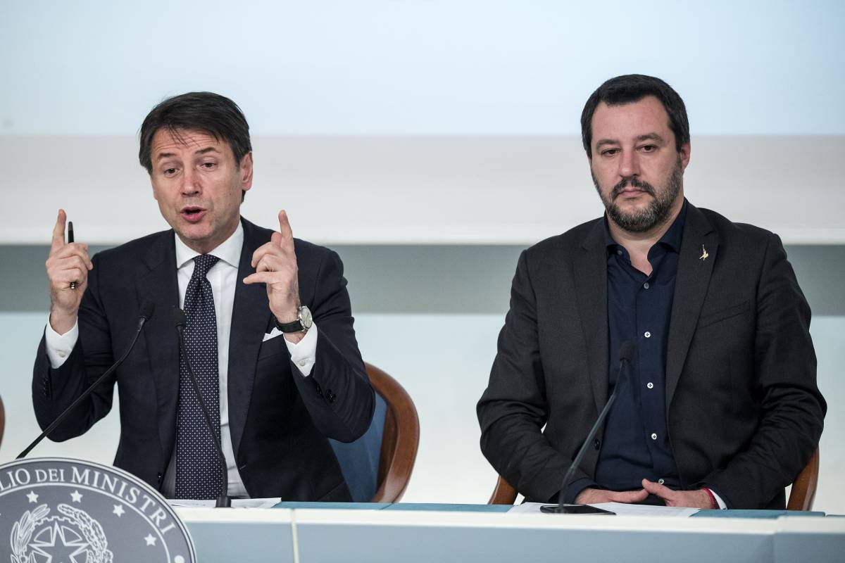I dubbi di Salvini su Conte: "Fa l'amico dei burocrati Ue"
