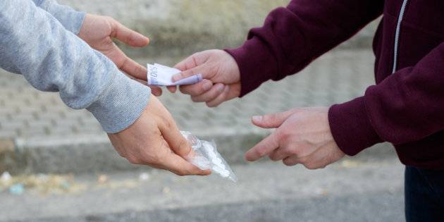 Firenze, stazione ostaggio dei pusher che spacciano in pieno giorno