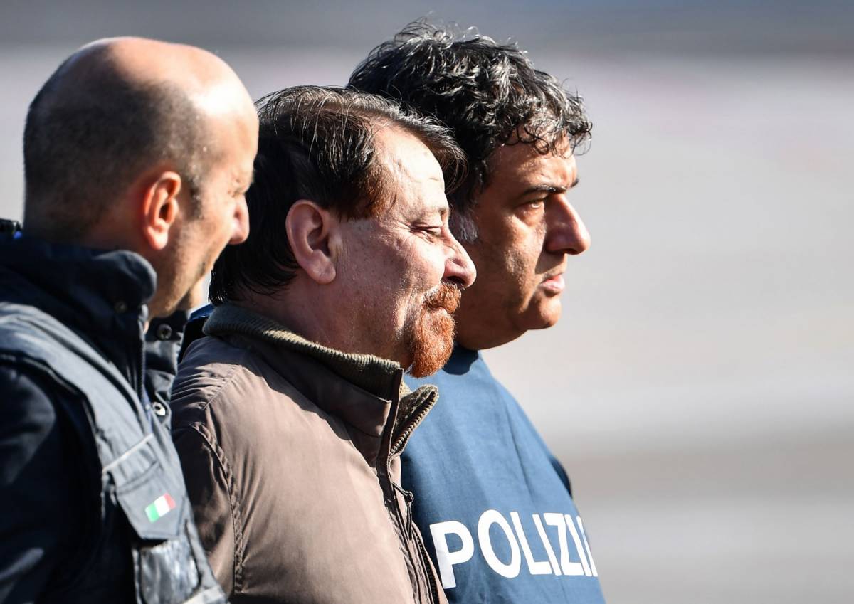 Battisti confessa 4 omicidi: "Per me era una guerra giusta"