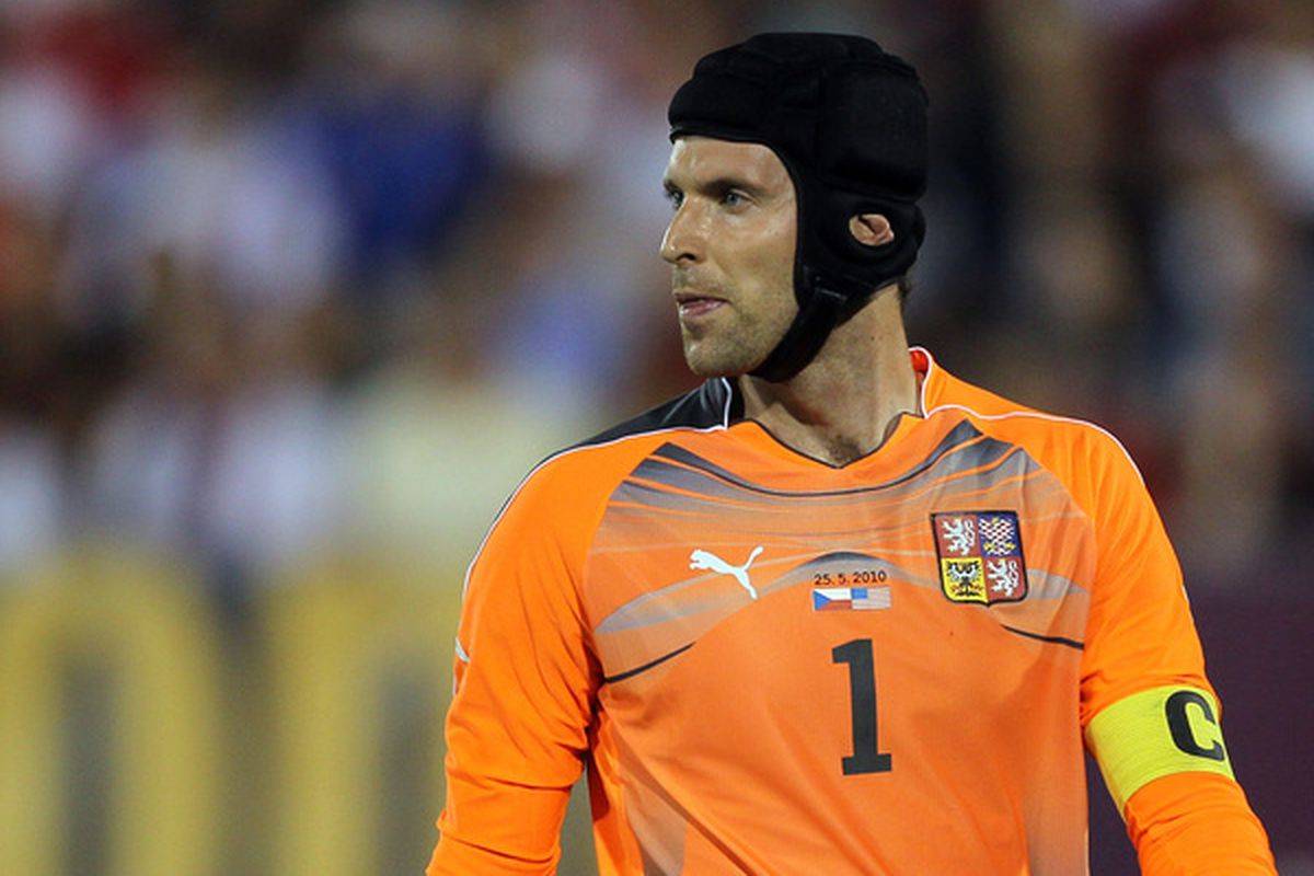 Cech annuncia il ritiro: