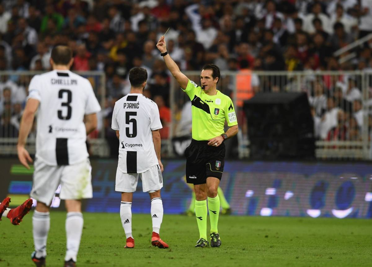 Supercoppa, il Milan accusa l'arbitro Banti: "Ha aiutato la Juve"