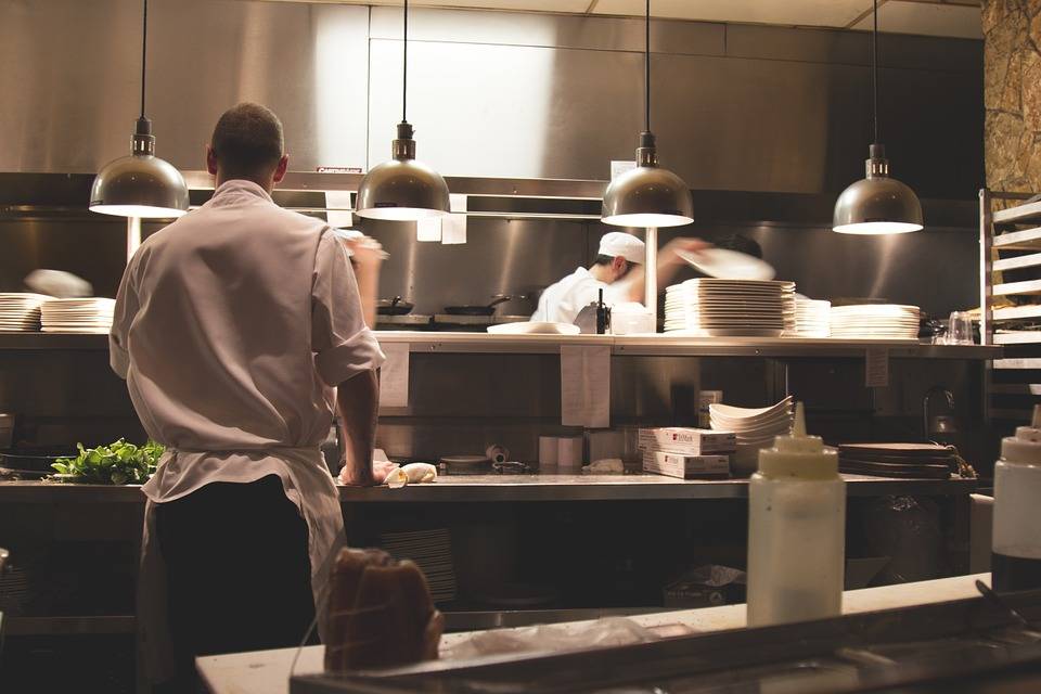 Mantova: chef stellato sequestrato e rapinato nel suo ristorante