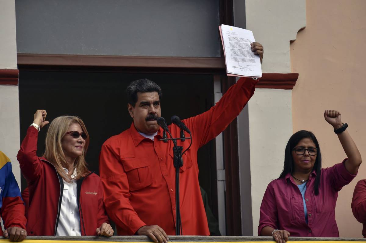 "Maduro un delinquente". La Lega si smarca dal M5s