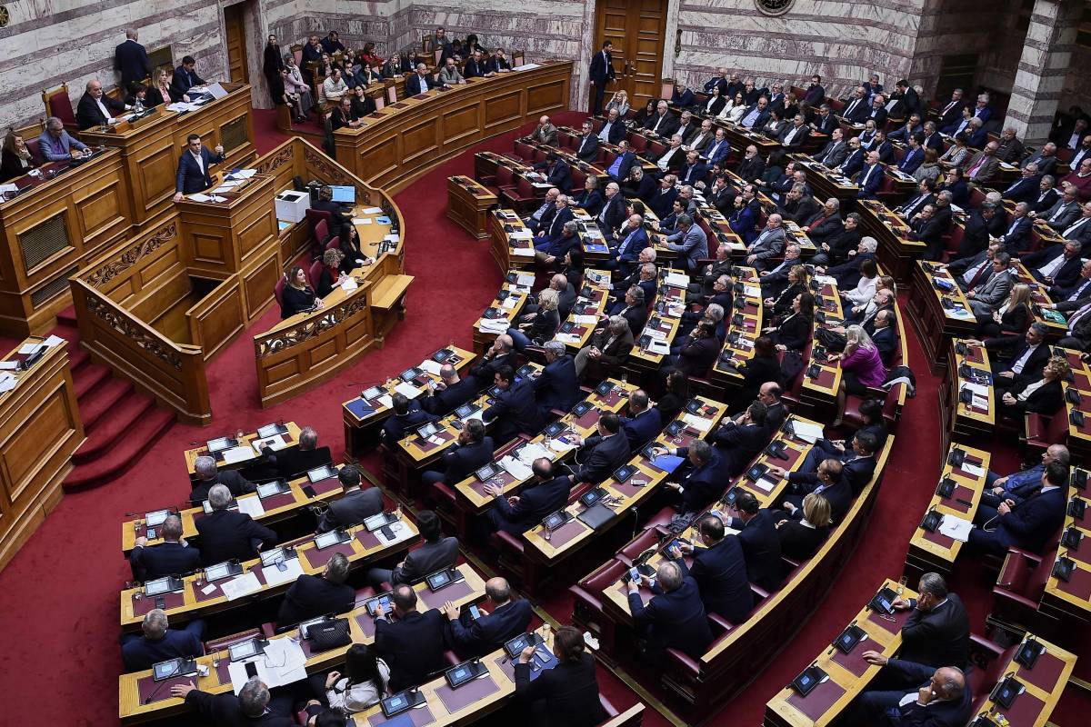 Il parlamento greco dice sì all'accordo per il cambio del nome della Macedonia