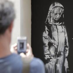 Bataclan, rubato murale di Banksy in ricordo delle vittime