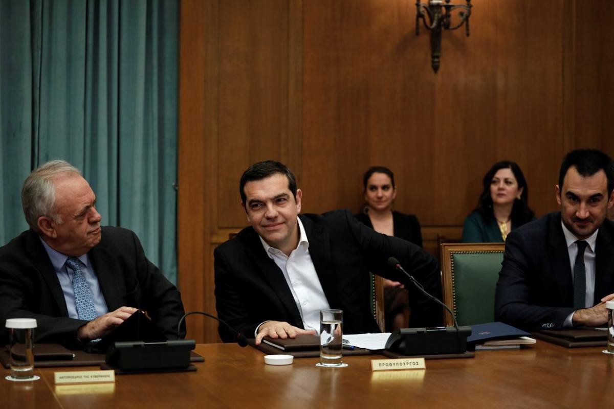 Grecia, Tsipras alza il salario minimo a 650 euro