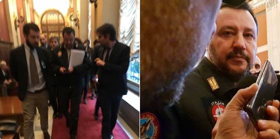Salvini alla Camera col giaccone della Polizia. Le proteste del Pd
