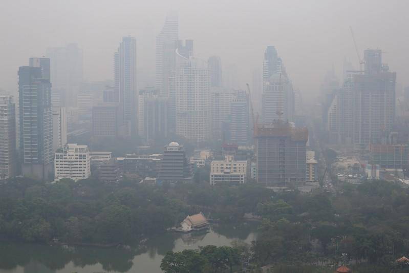 Bangkok, smog raggiunge livelli record: chiuse oltre 400 scuole