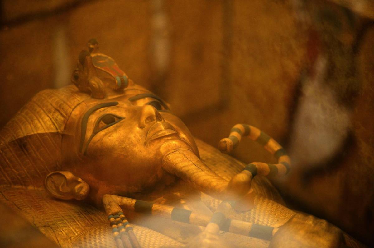 Via al restauro del sarcofago di Tutankhamon