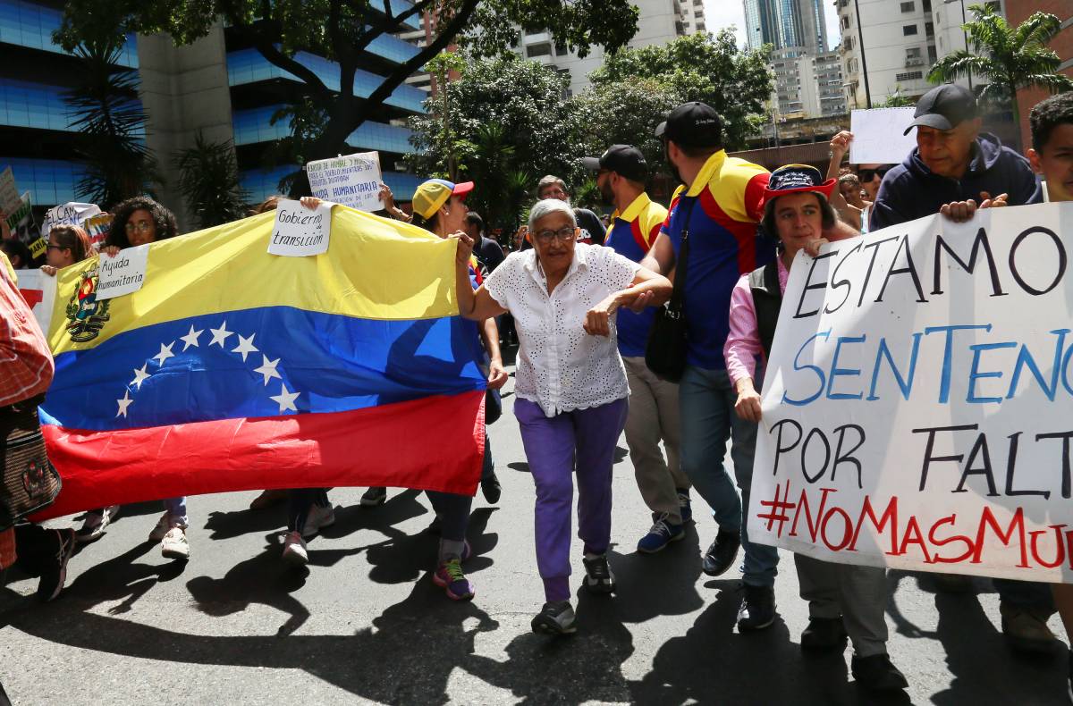 La rabbia degli italiani in Venezuela: "Mandati a morte dai Cinquestelle"