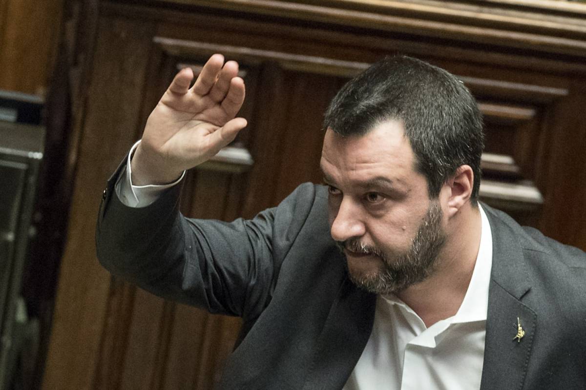 Salvini: "Lauro inneggia alla droga? Mi fa schifo solo l'idea"