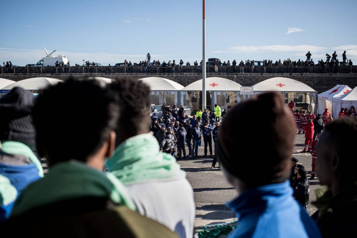 Latina, rivolta dei migranti: non gradiscono il catering 