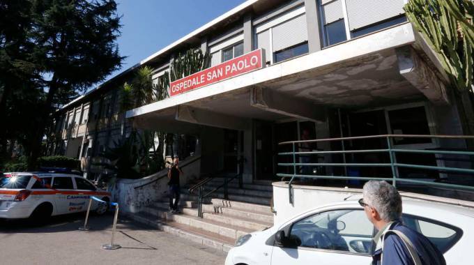 Napoli, sei ore di attesa: uomo muore all'Ospedale San Paolo