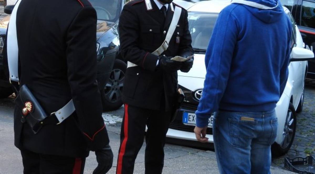 Roma, blitz dei carabinieri all'Esquilino e Monti: in 24 ore 9 fermi e 2 denunce