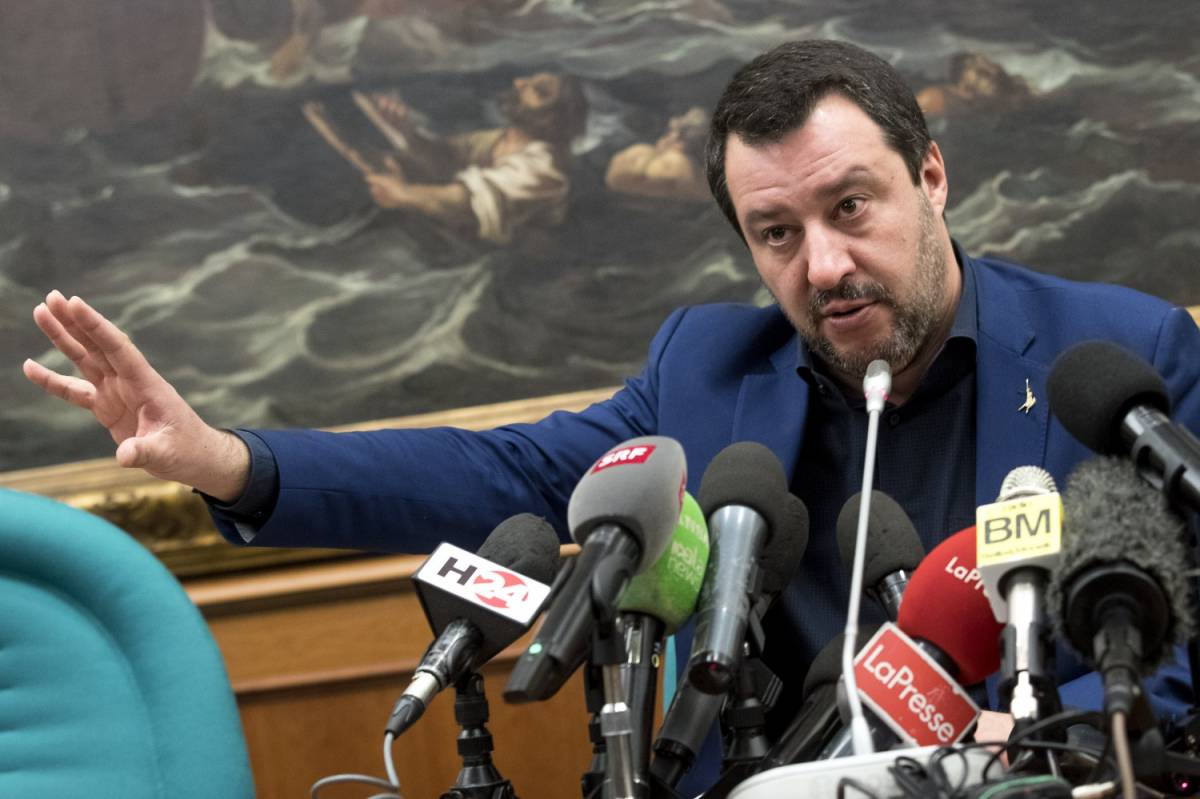 Diciotti, Salvini nelle mani del tribunale del popolo