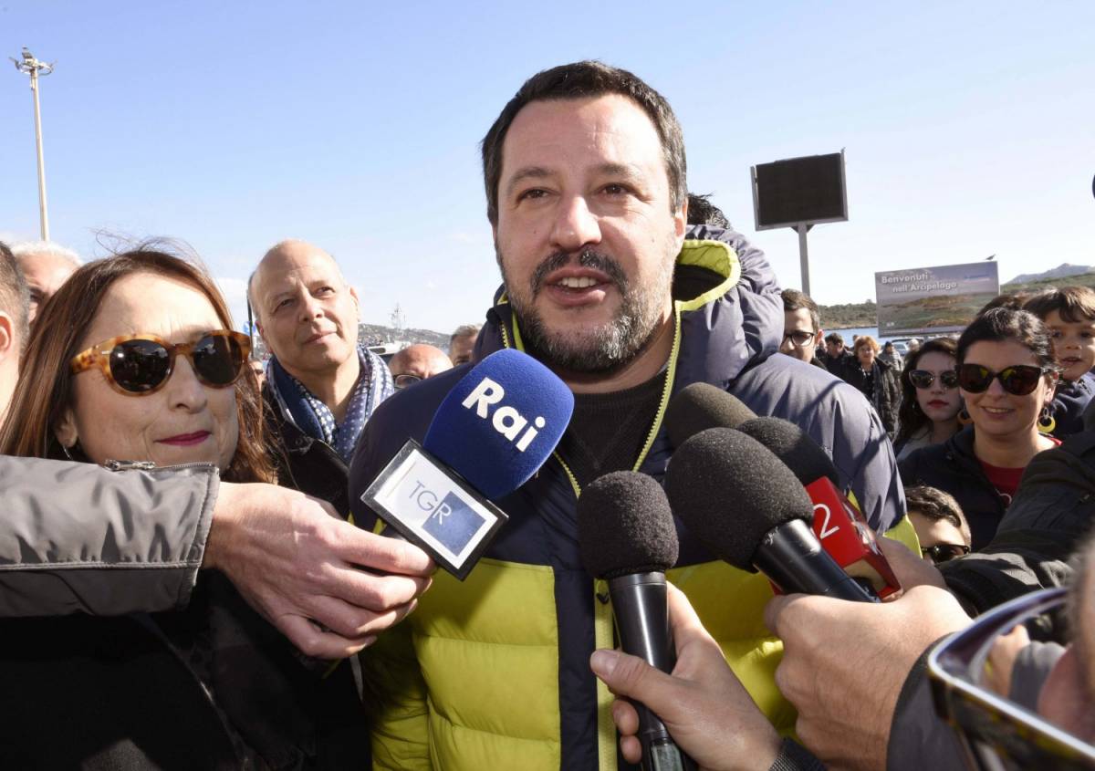 Salvini sul Papa: "Lui pensa alle anime, io agli italiani poveri"