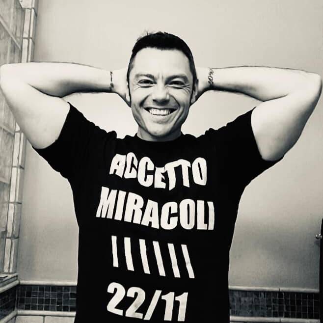Tiziano Ferro svela il titolo del suo nuovo disco: "Accetto Miracoli"