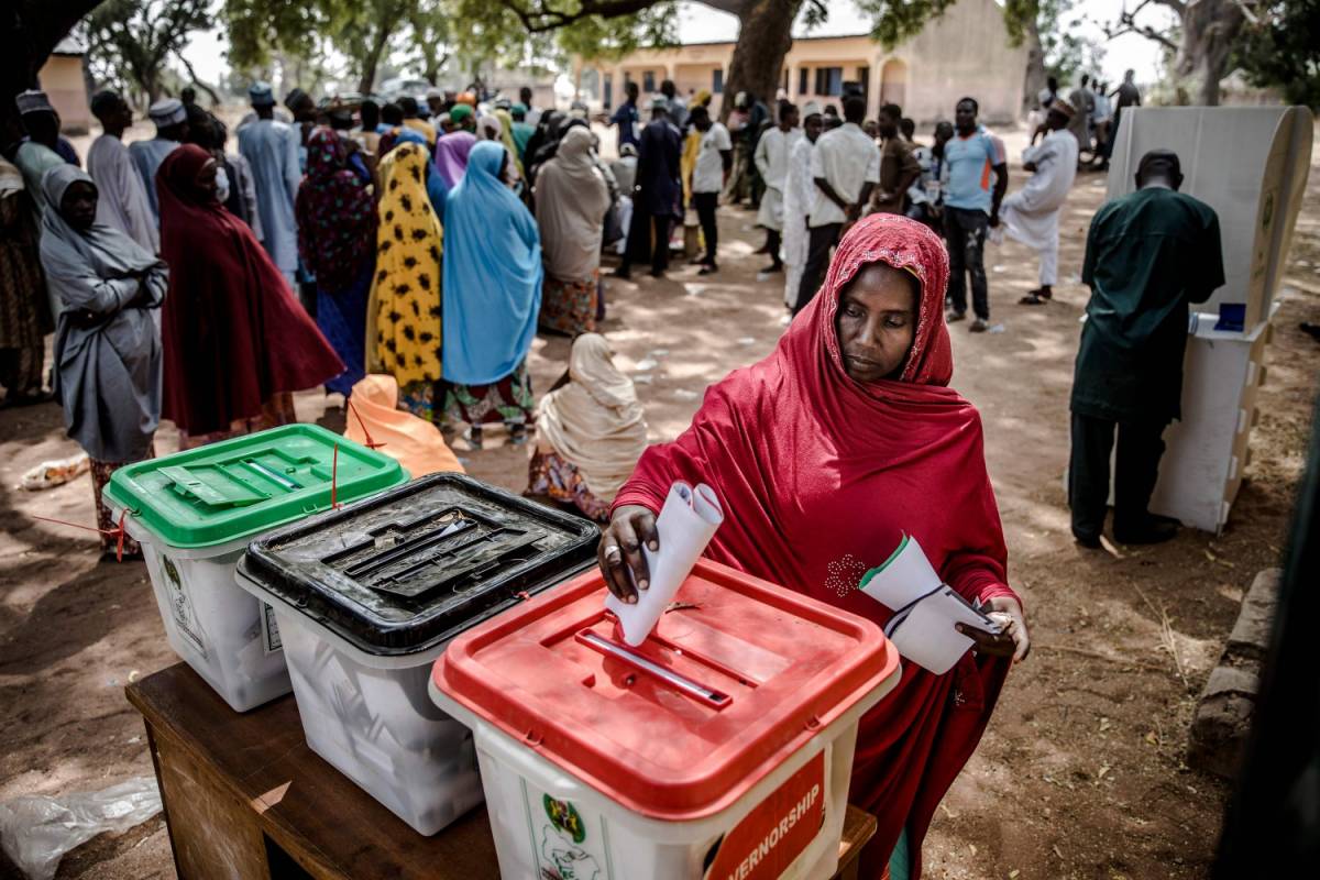 Il voto farsa nella Nigeria dei golpe: duello tra il ras islamico e il suo vice
