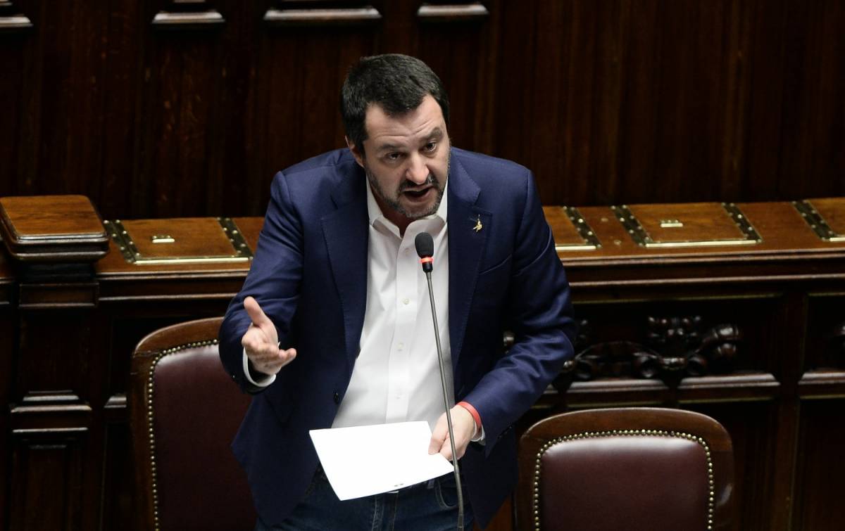 Salvini evoca ancora la crisi: "Siamo nelle mani di Dio"