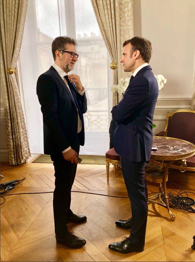 E Fazio va all'Eliseo da Macron: "Un onore intervistarlo"
