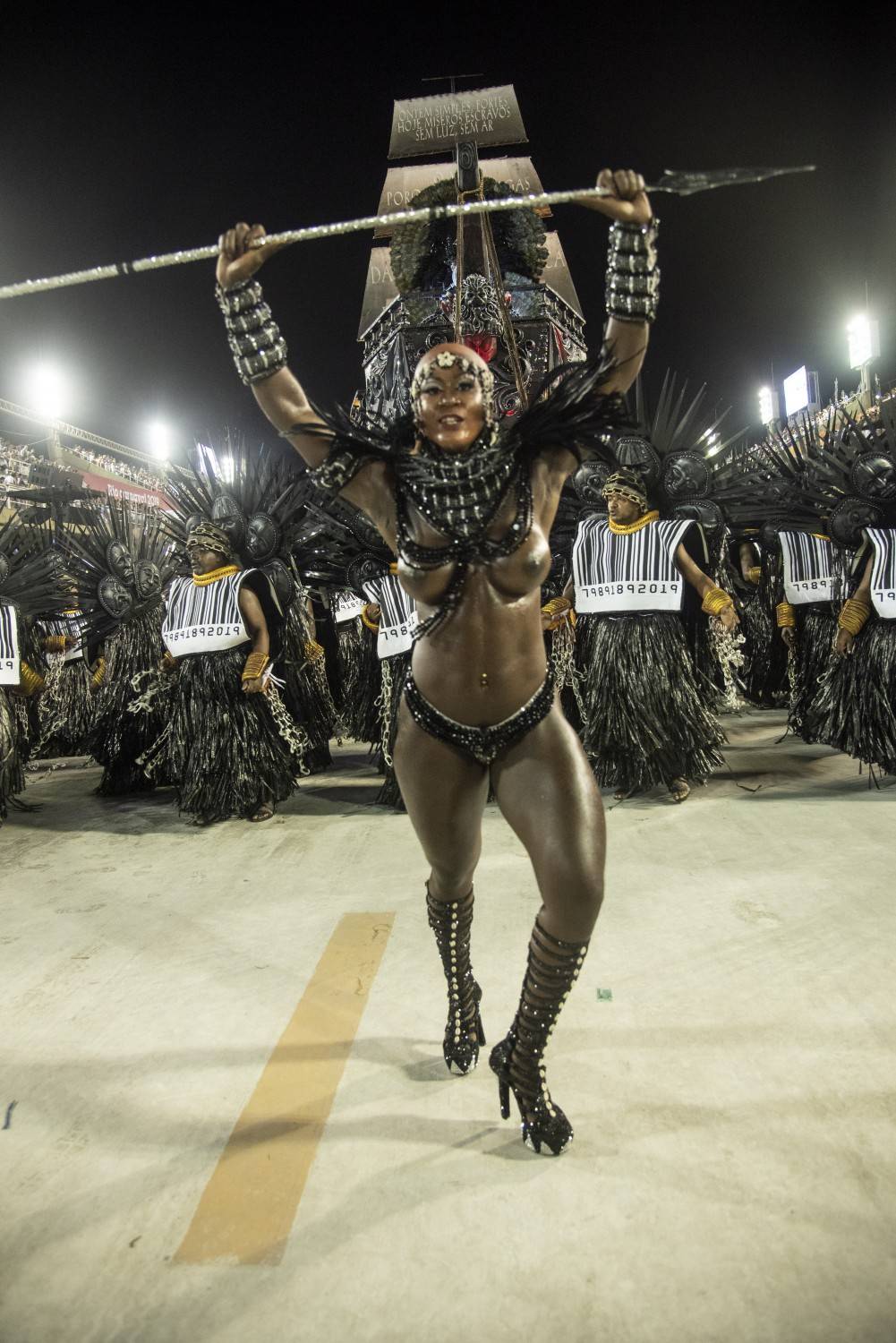 Nel carnevale di Rio si risveglia l'Africa