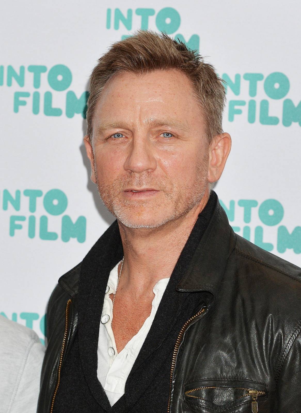 Maledizione Bond: Daniel Craig si fa male sul set, riprese di 007 sospese