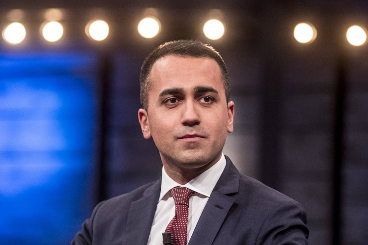 Il reddito parte nel caos. E Di Maio taglia i navigator