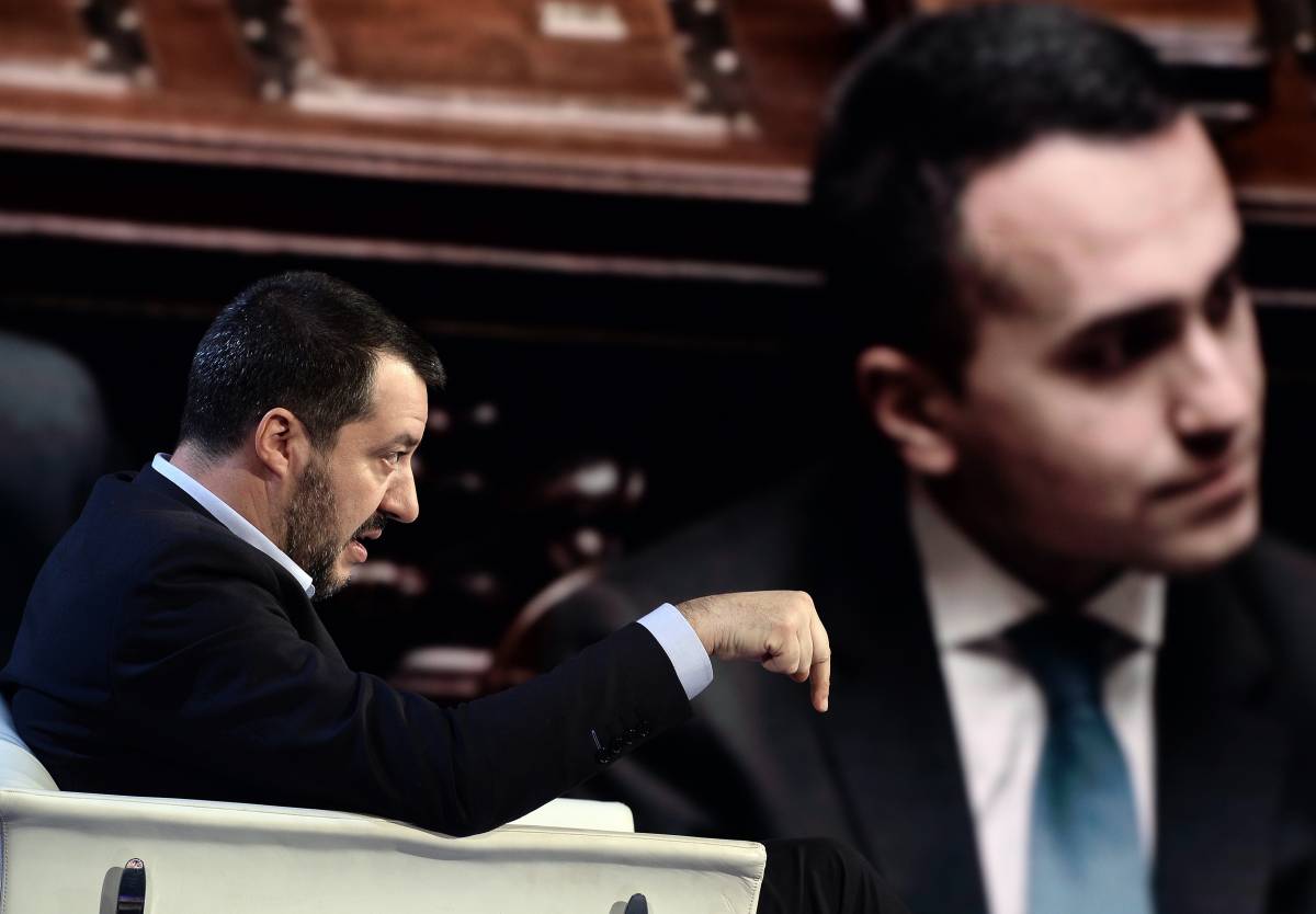 Diciotti, ricatto M5S a Salvini: se si fa la Tav, vai a processo