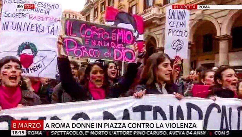 Bestemmie e insulti choc a Salvini. Così manifestano le femministe