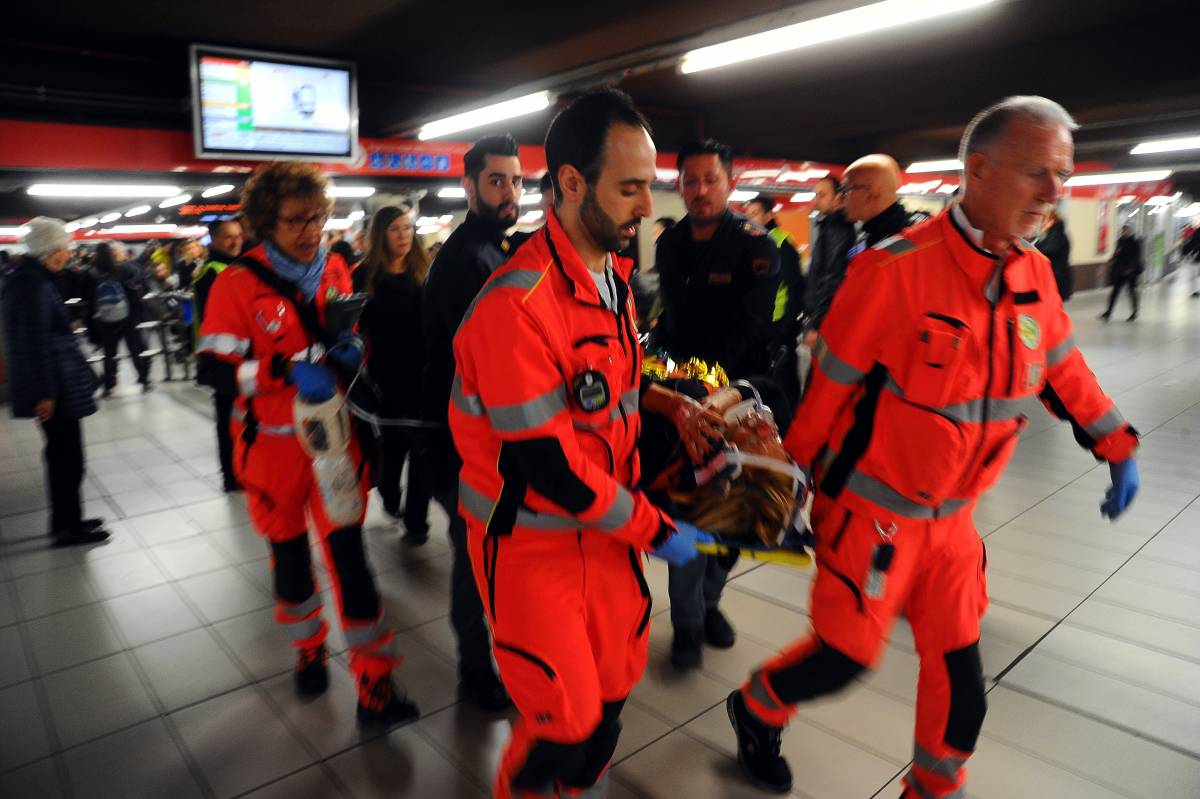 Metro, un'altra frenata nove passeggeri feriti. Atm: "Verifiche in corso"